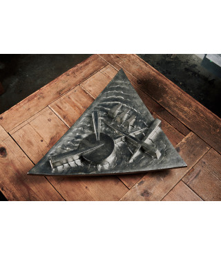 Piatto triangolare II (silver), 2006