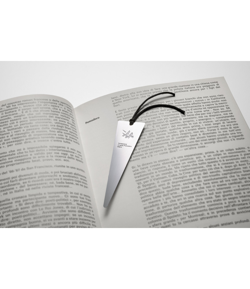Triangular bookmark